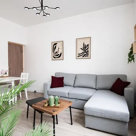 One-bedroom - Fives Metro Daire *