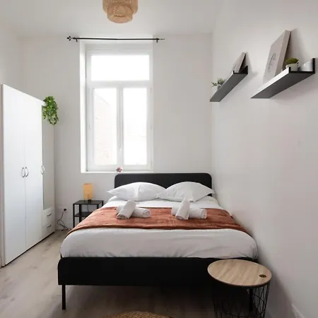 Apartamento One-bedroom - Fives Metro *