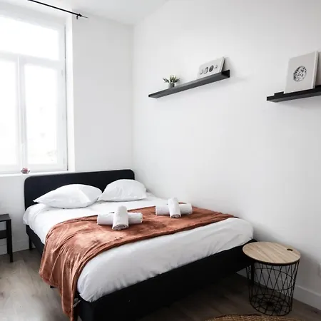 Daire One-bedroom - Fives Metro