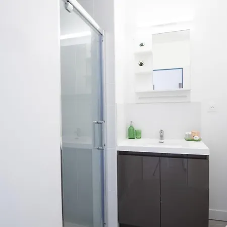 Daire One-bedroom - Fives Metro